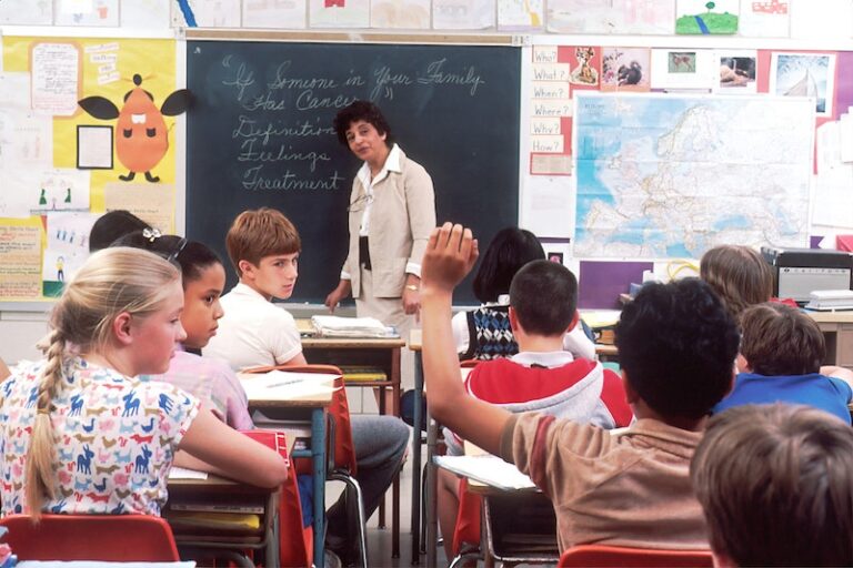 Picture of a classroom form the 90s